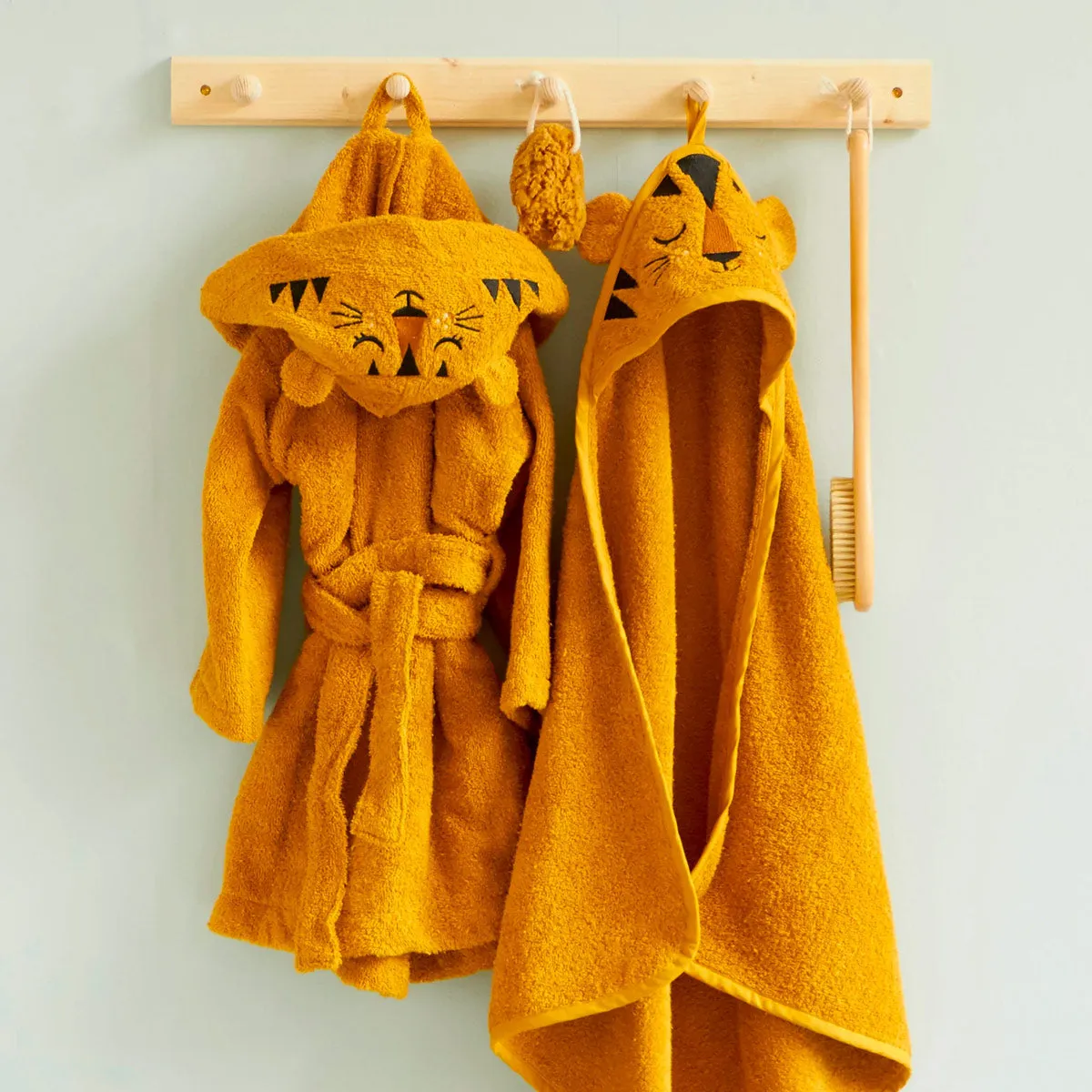 Roommate Kids Yellow Organic Hooded Towel - Tiger